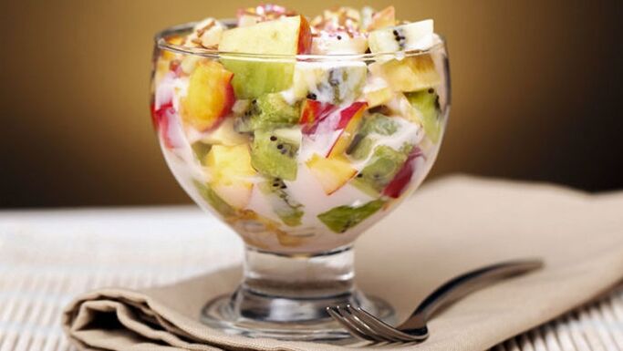 salată de fructe